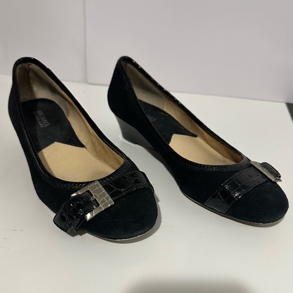 🤩Michael Kors Black Croc-Embossed Buckle Flats, Size 9